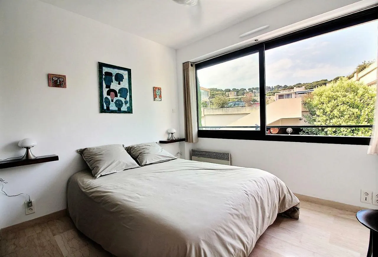 Lei Tapenie Par Dodo-A-Cassis Apartment