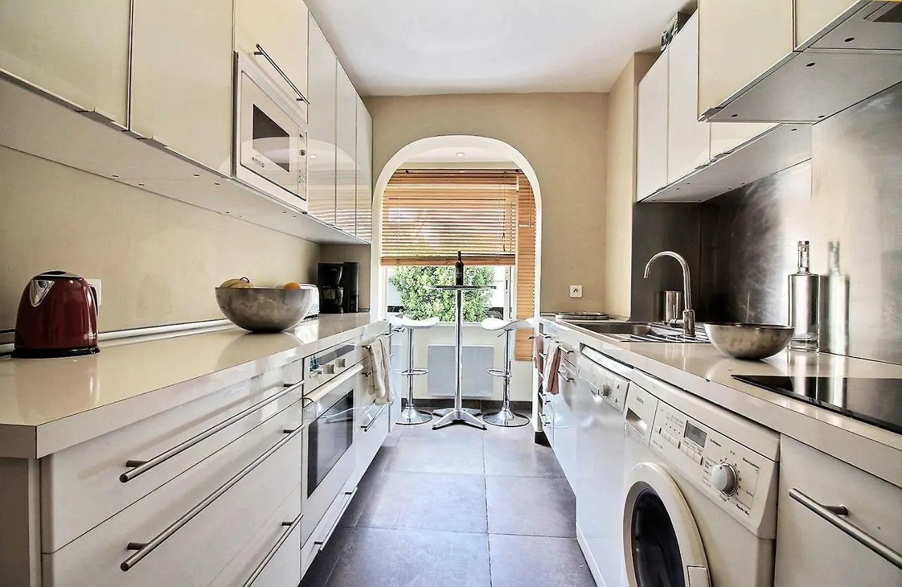 Lei Tapenie Par Dodo-A-Cassis Apartment