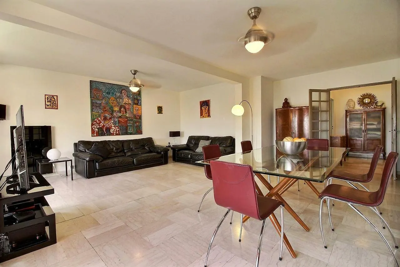 Lei Tapenie Par Dodo-A-Cassis Apartment  Cassis